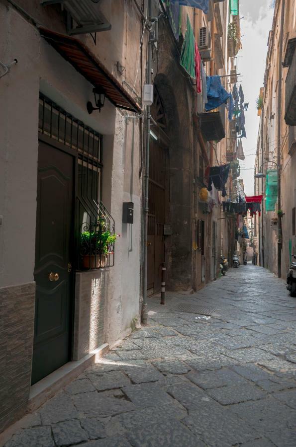 Casa La Storia Di Napoli Naples Exterior photo